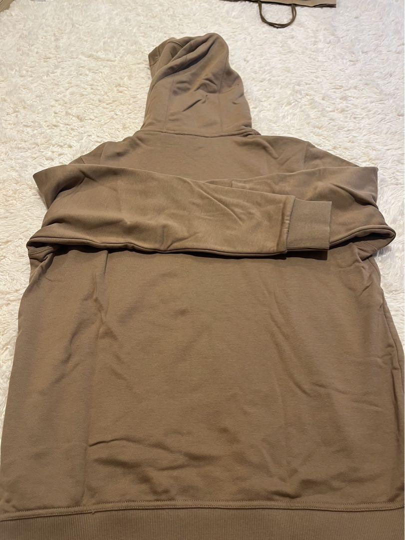 BURBERRY ロゴデザイン Mサイズ キャメル色 パーカー 画像3