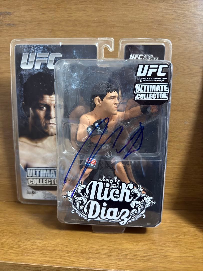 UFC Nick Diaz サイン入りフィギュア PSA DNA 認証済み