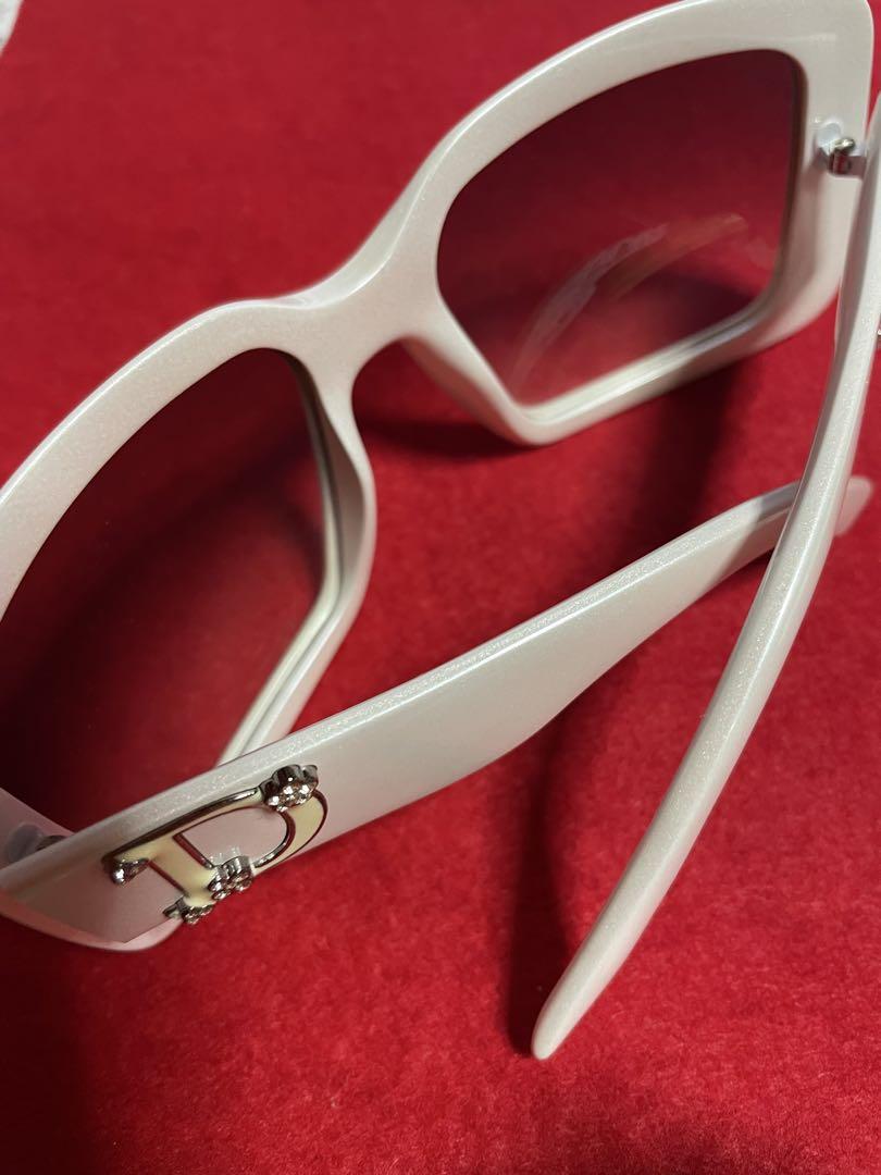 Dior ホワイト スクエア サングラス
