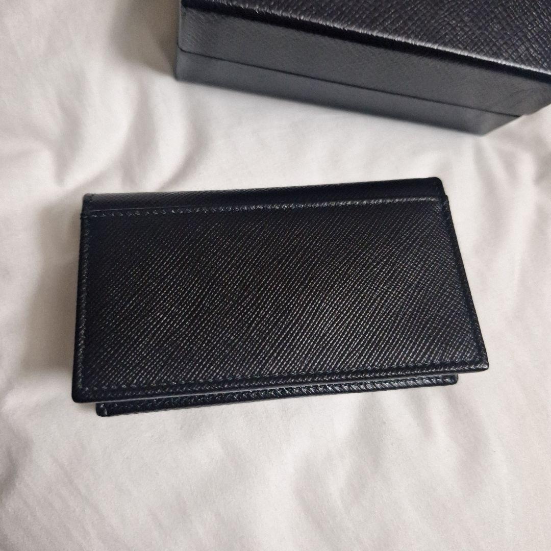 PRADA。サフィアーノリボン名刺いれ