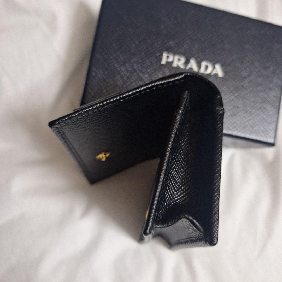 PRADA。サフィアーノリボン名刺いれ