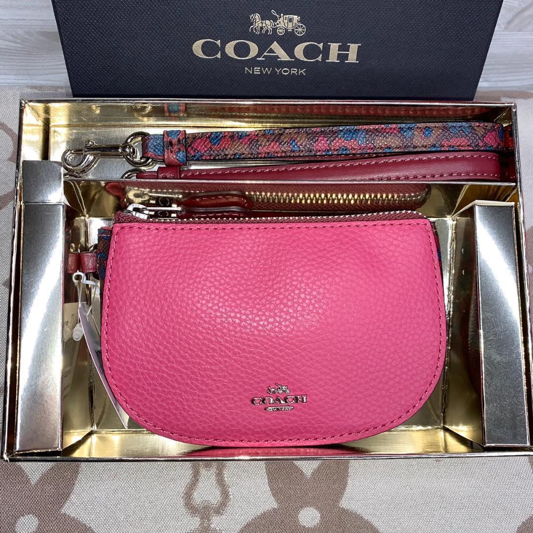COACHコーチ限定品BOXポーチ/財布.コイン入れマゼンダ/ピンク