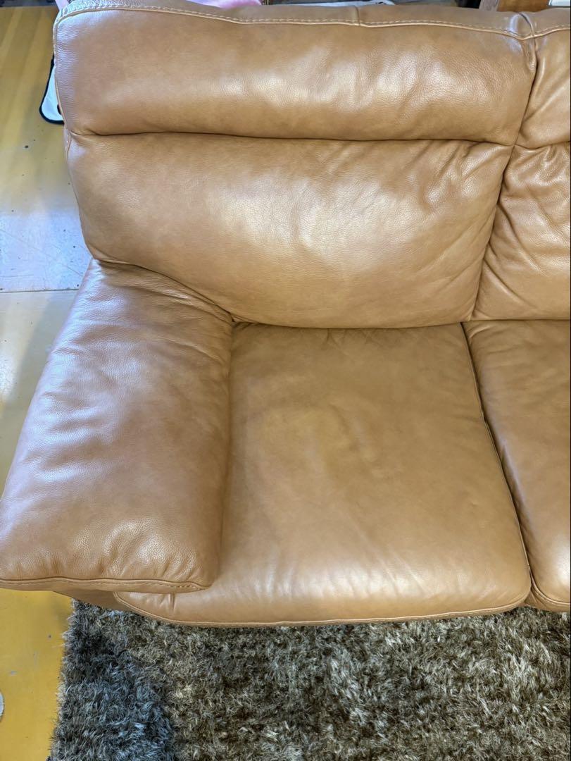 ナツッジ　イタリア　NATUZZI　ITALIA キャメルブラウン2人掛けソファ