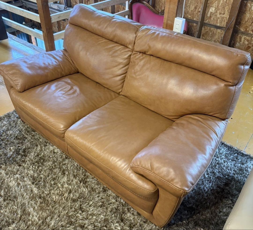 ナツッジ　イタリア　NATUZZI　ITALIA キャメルブラウン2人掛けソファ