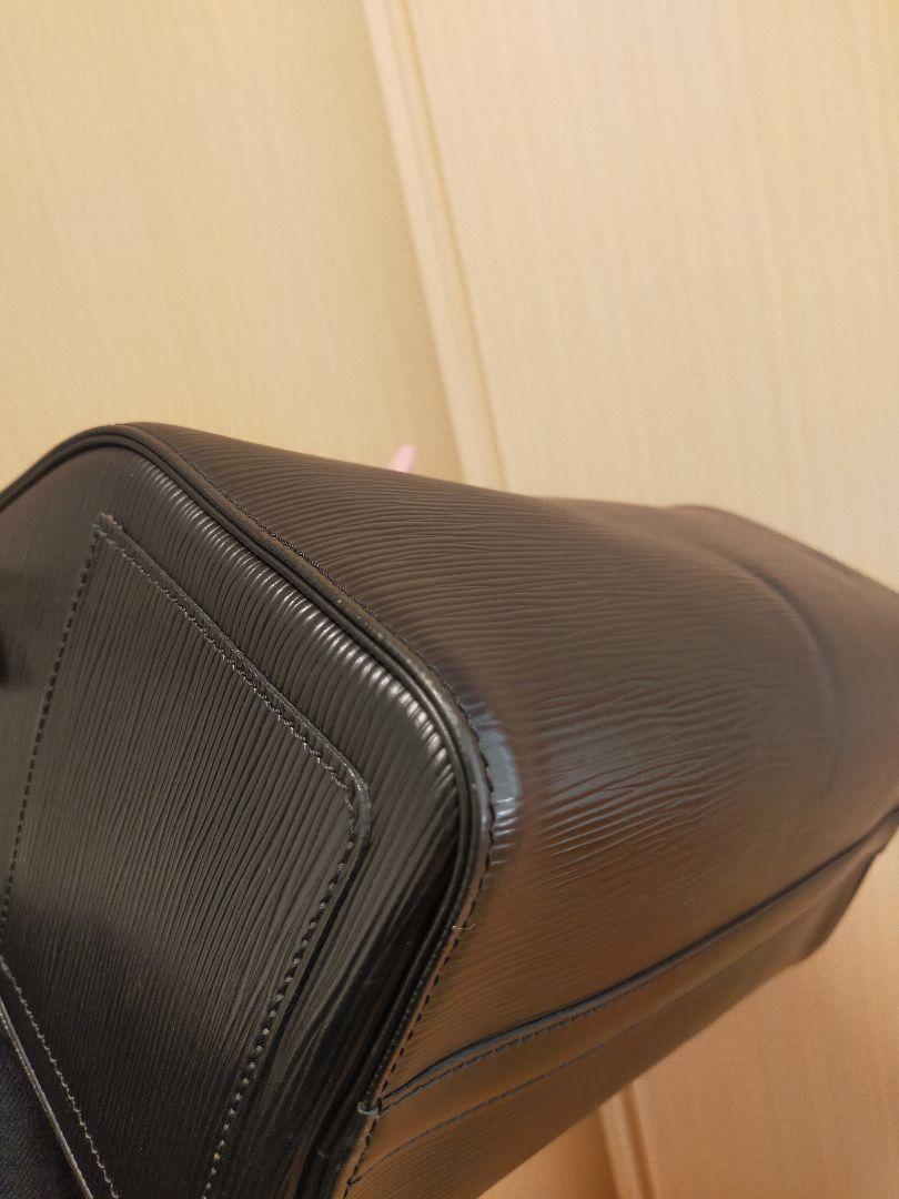 Louis Vuitton エピレザー ブラック ハンドバッグ　スピーディ25