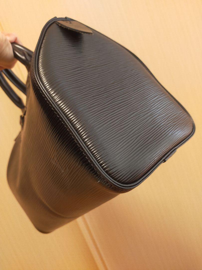 Louis Vuitton エピレザー ブラック ハンドバッグ　スピーディ25