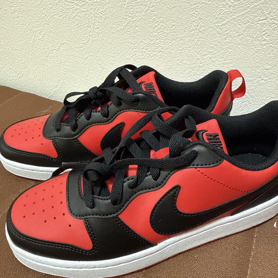 Nike レッド ブラック スニーカー
