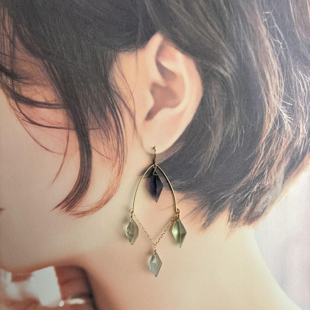 うさねこハンドメイド❇︎フローライトのピアス14kgf