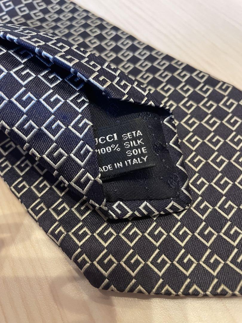 GUCCI グッチ　ネクタイ　シルク　紺色