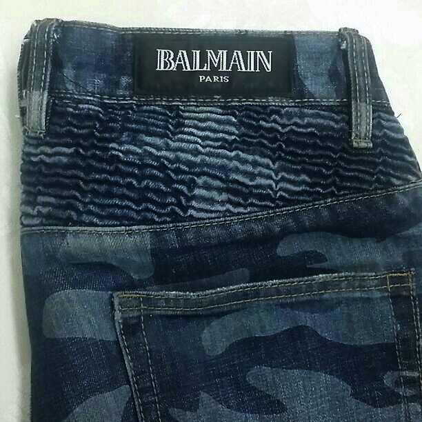 BALMAIN 迷彩ジーンズ