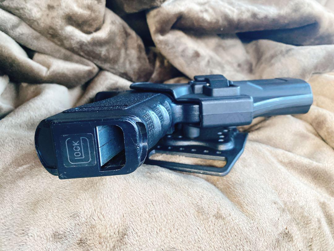 東京マルイ グロック G18C BLACKHAWKホルスター付き