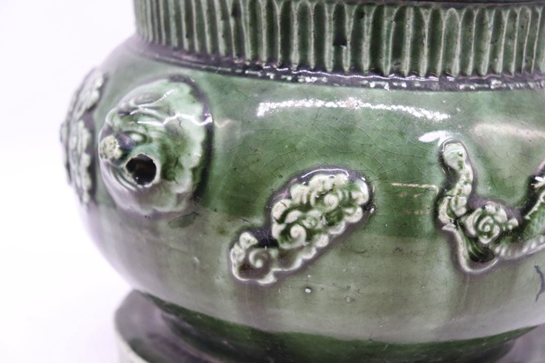 時代　緑釉獅子耳大香炉　浮き彫り龍紋　送料込み250915 時代 緑釉獅子耳大香炉 浮き彫り龍紋 送料込み250915