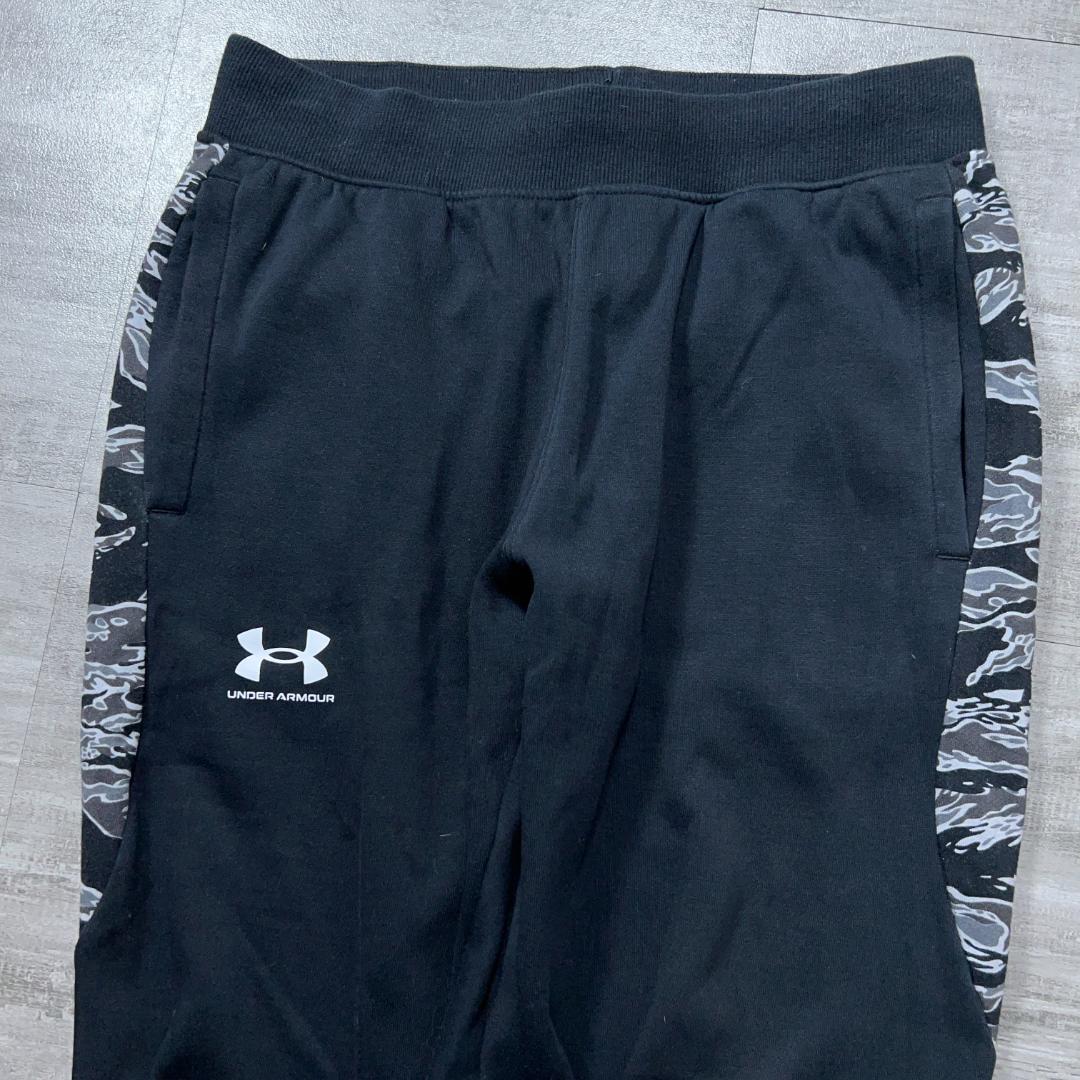 人気モデル アンダーアーマー 上下 セットアップ XL 迷彩 タイガーカモフラ