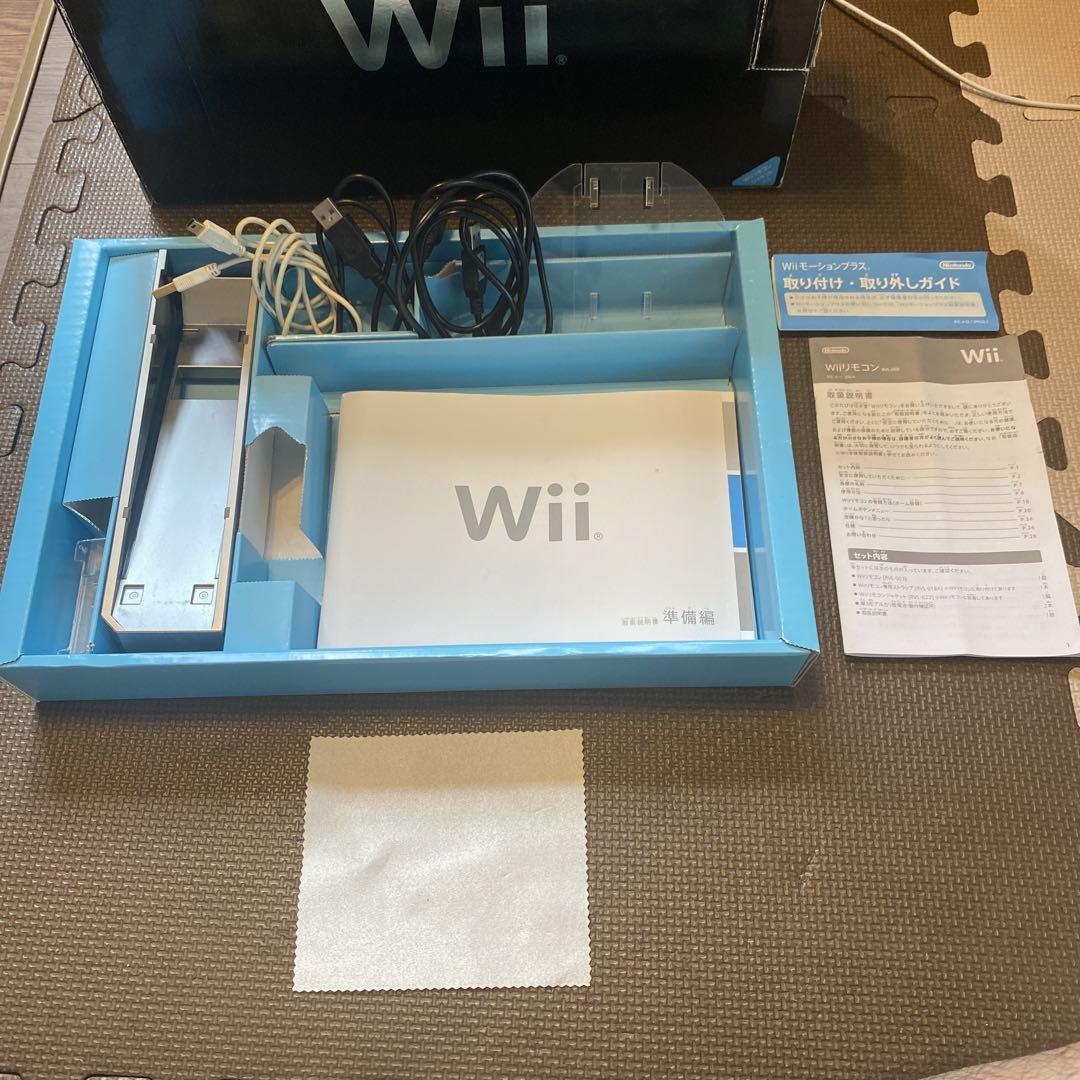 Wii 本体 ブラック黒 コントローラー多数ソフト6本箱付き - メルカリ