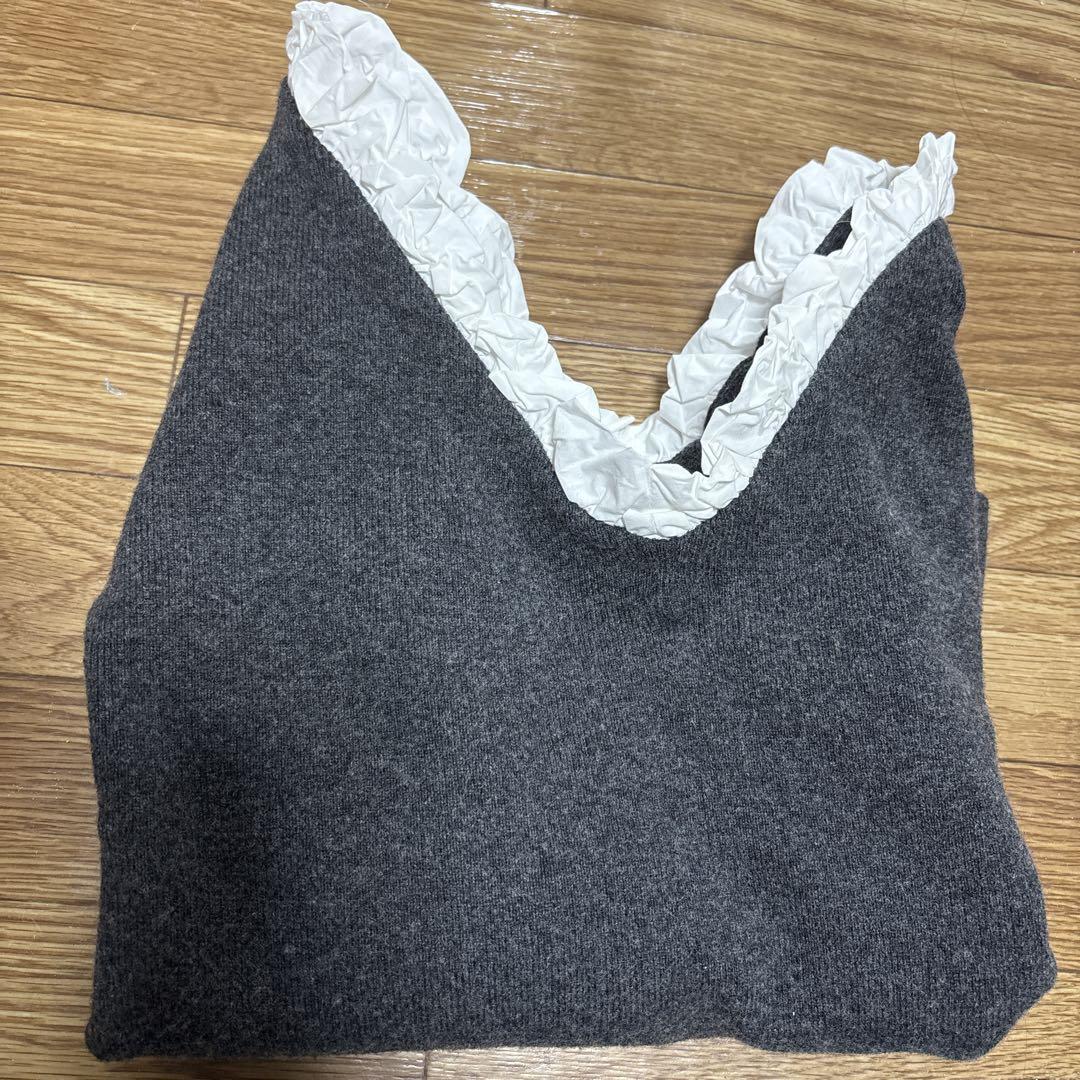 クラネ　売り切れ　フリル2WAY FRILL V NECK KNIT TOPS