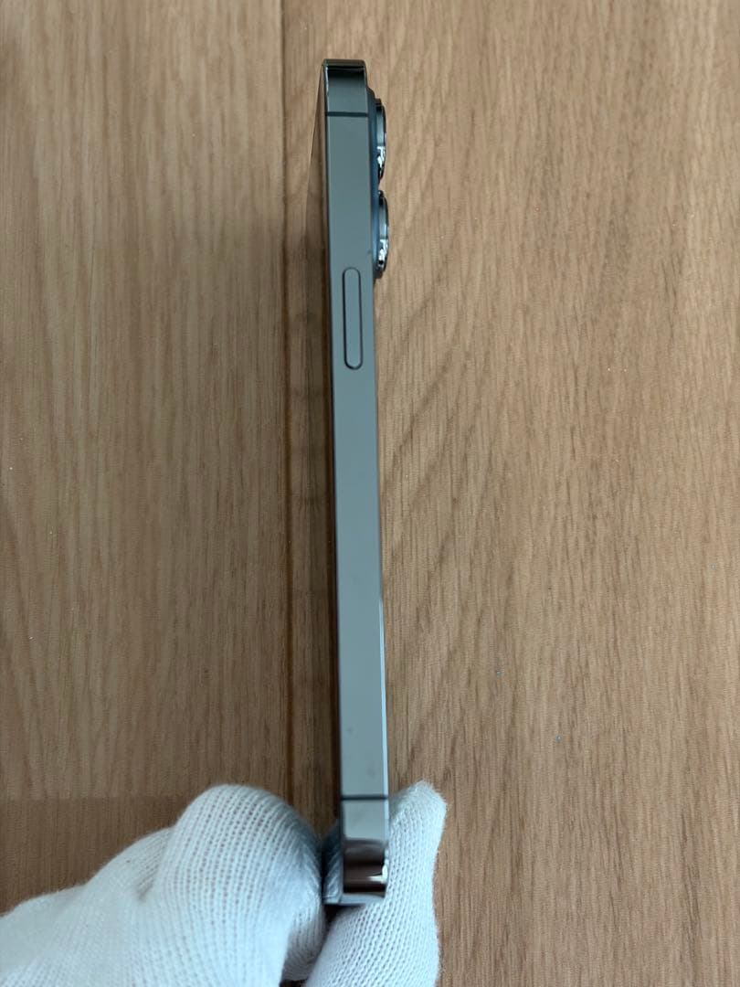 iPhone 13 Pro グラファイト 82%バッテリー 何時間もつ? iPhone 13 iPhone 13 Pro グラファイト 82%バッテリー 何時間もつ? iPhone 13