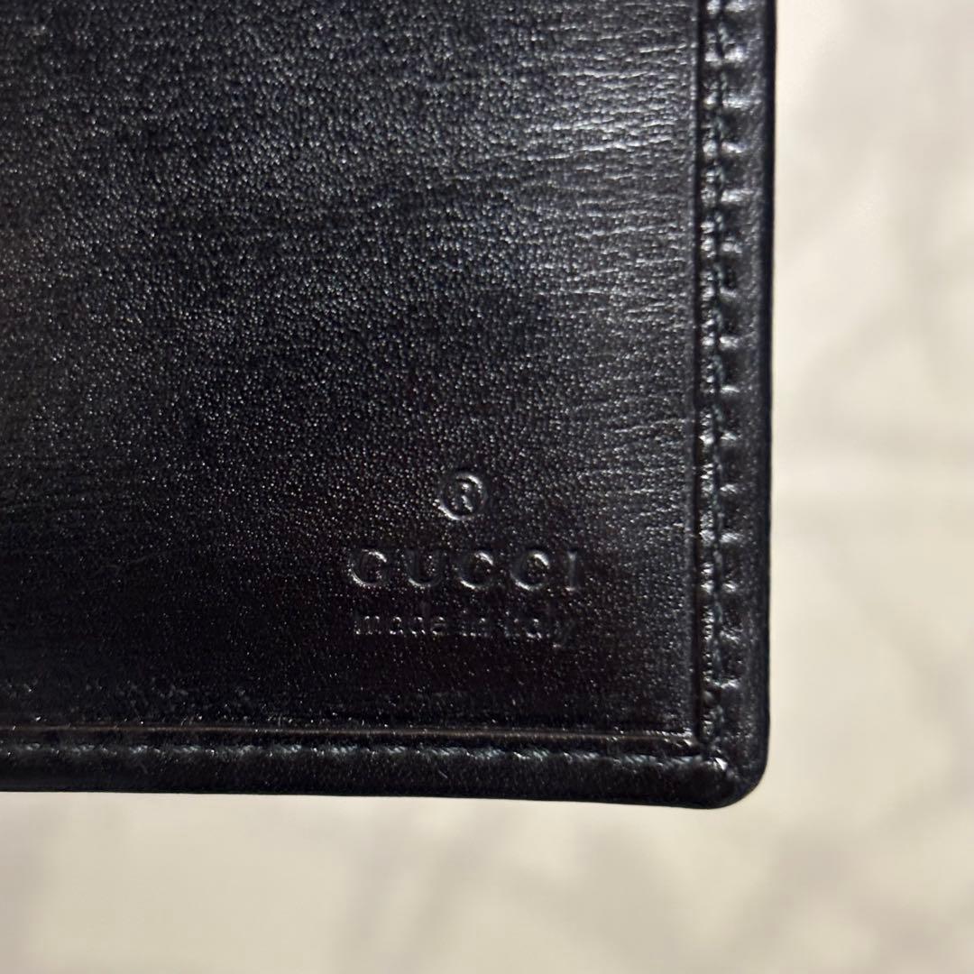 新品GUCCI グッチ　ブラックレザー 二つ折り財布Gロゴ　 札入れ　R