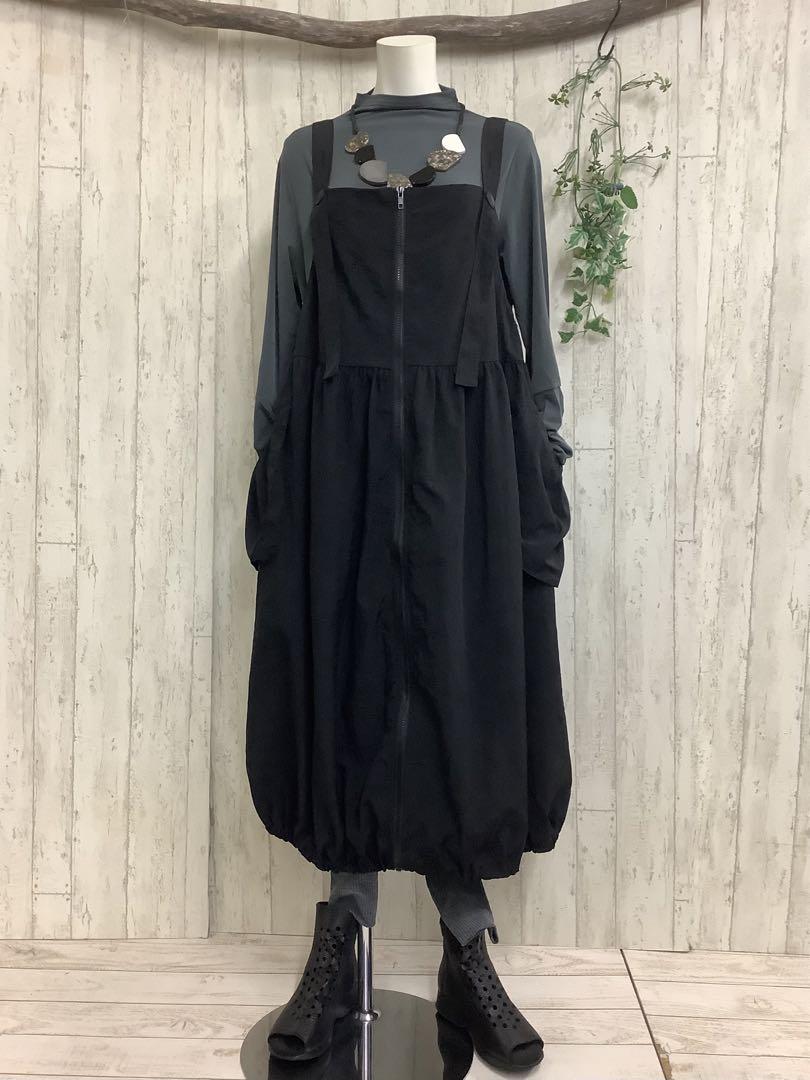 068 新品 夢地哉 mujiyaムジヤ 黒サロペットスカートコクーンワンピース
