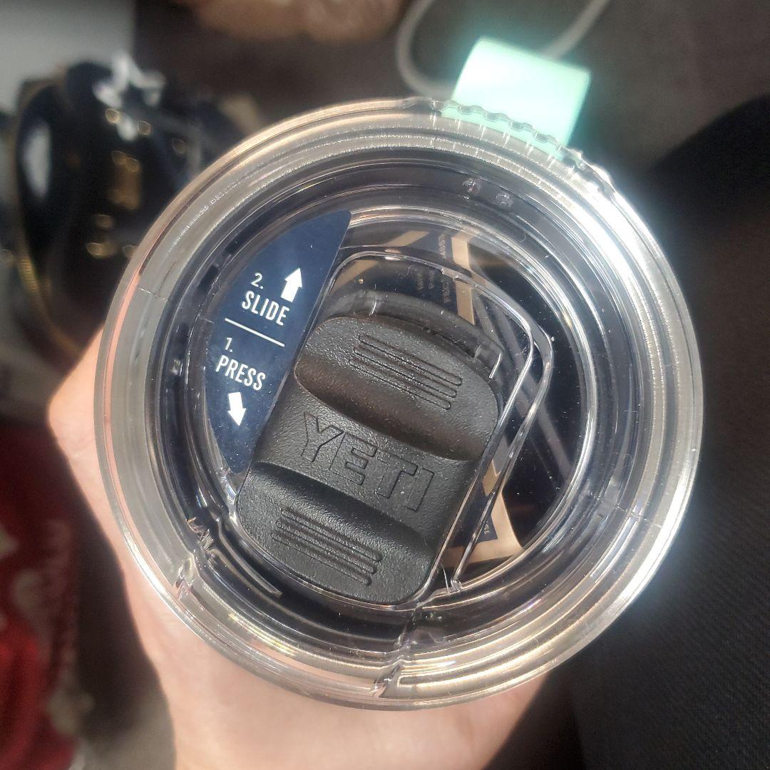 お値下げレア　YETI Rambler 20 oz Travel Mug ミント