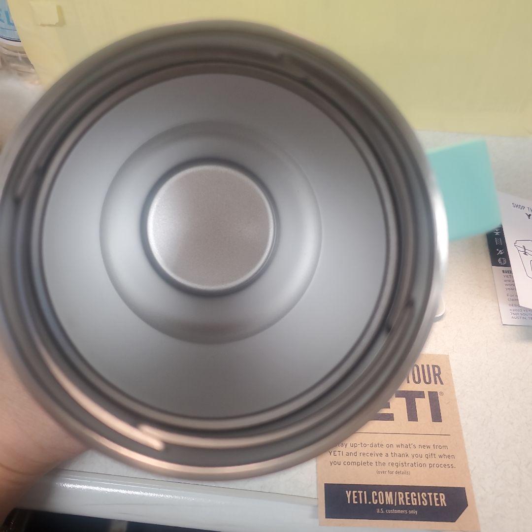 お値下げレア　YETI Rambler 20 oz Travel Mug ミント