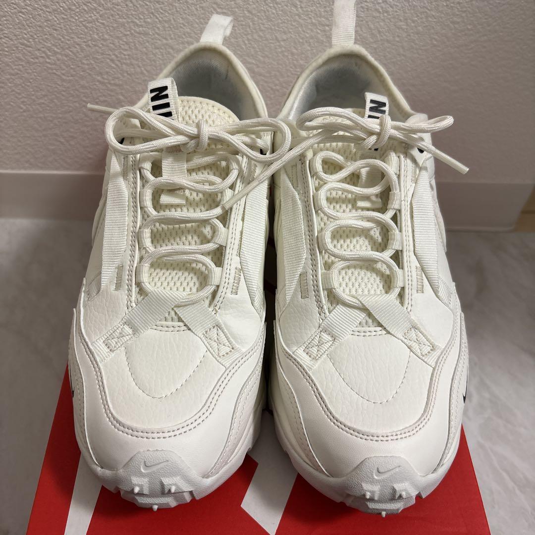 Nike TC7900 ホワイト スニーカー
