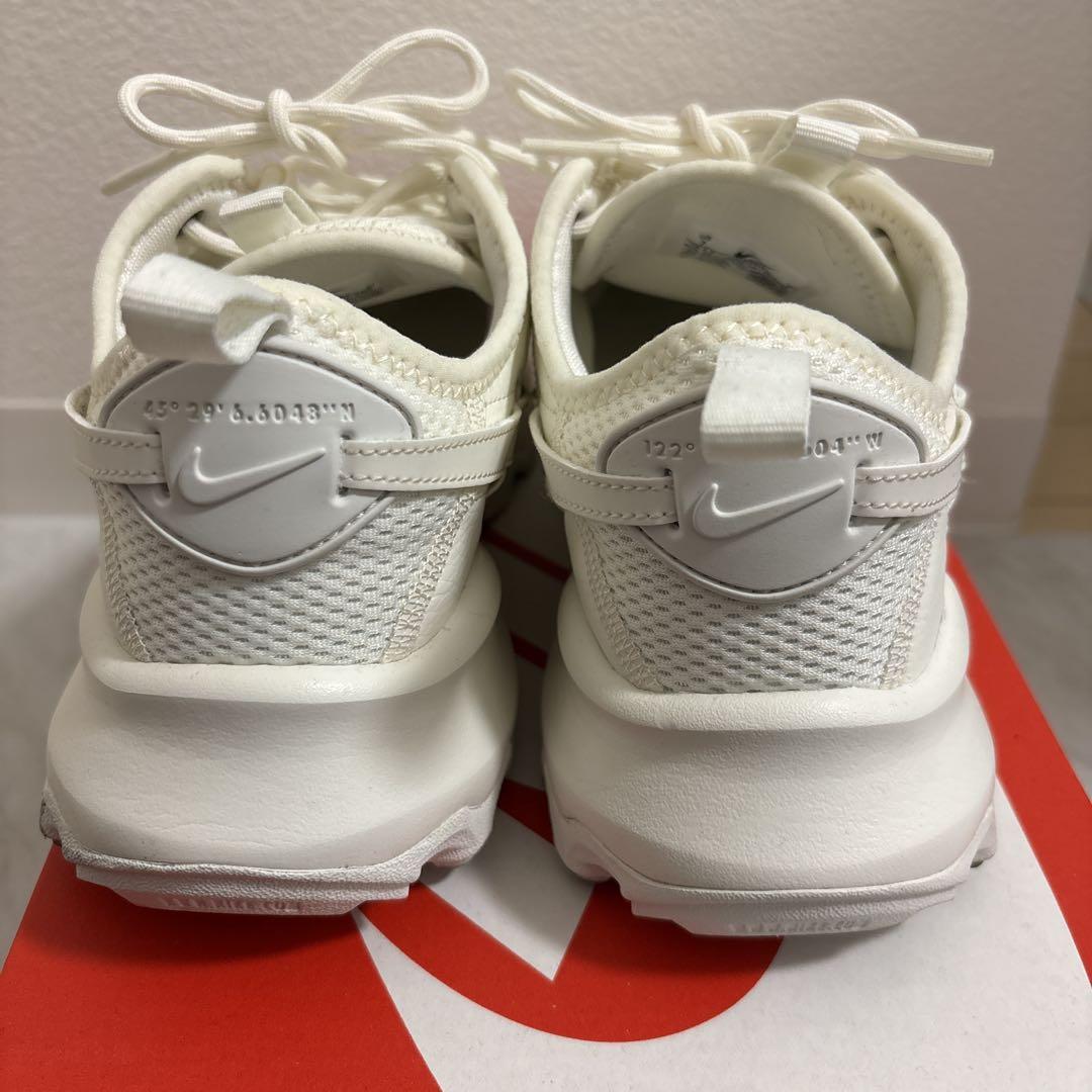 Nike TC7900 ホワイト スニーカー