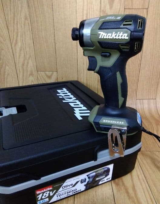 マキタTD173D インパクトドライバー 本体＋ケース(防塵防水)　新品未使用