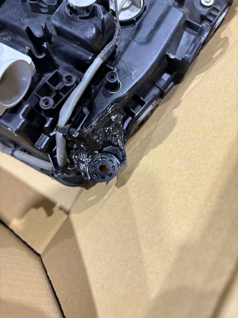 日野　17 プロフィア　可変配光型　ヘッドライト　右側