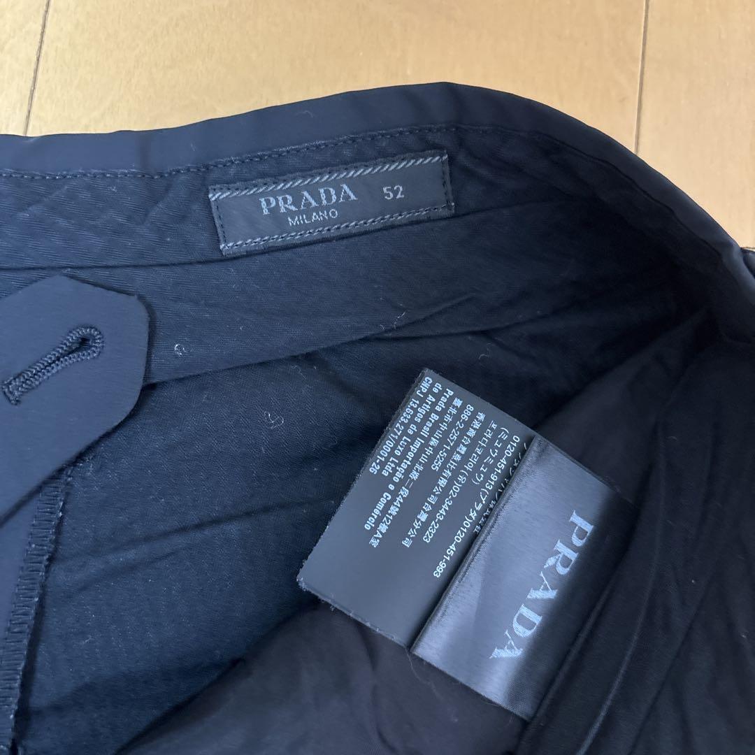 PRADA 黒 ナイロン　ショートパンツ