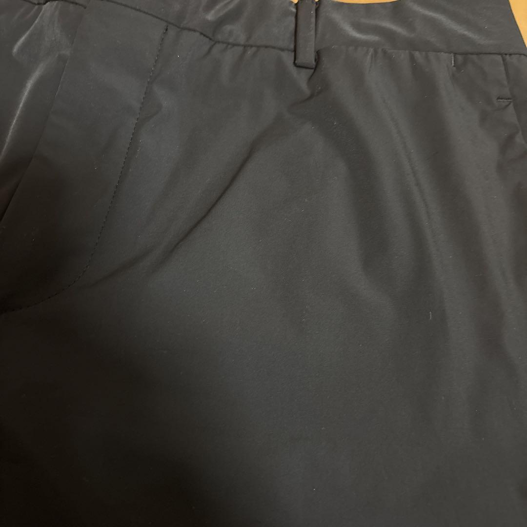 PRADA 黒 ナイロン　ショートパンツ