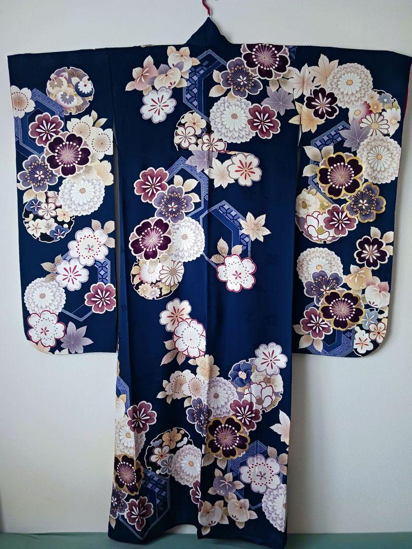No.18☆匿名配送☆成人式☆卒業式☆花柄☆大輪☆振袖☆ネイビー☆青☆藤色☆金