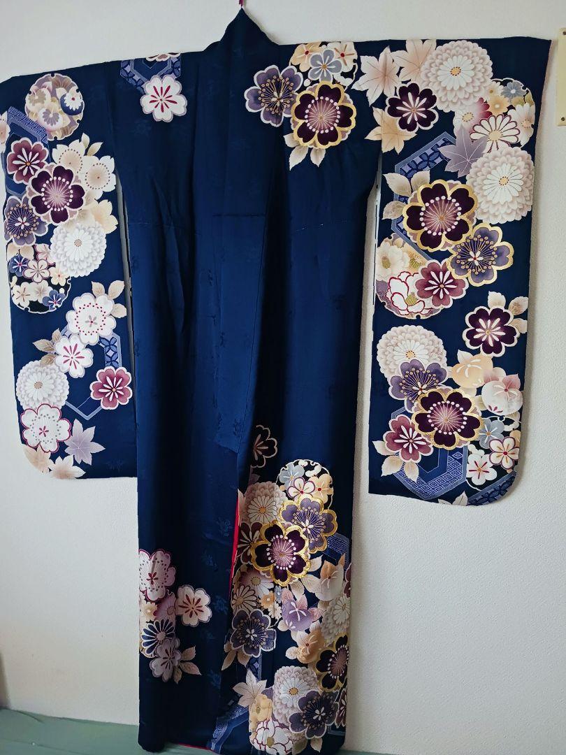 No.18☆匿名配送☆成人式☆卒業式☆花柄☆大輪☆振袖☆ネイビー☆青☆藤色☆金