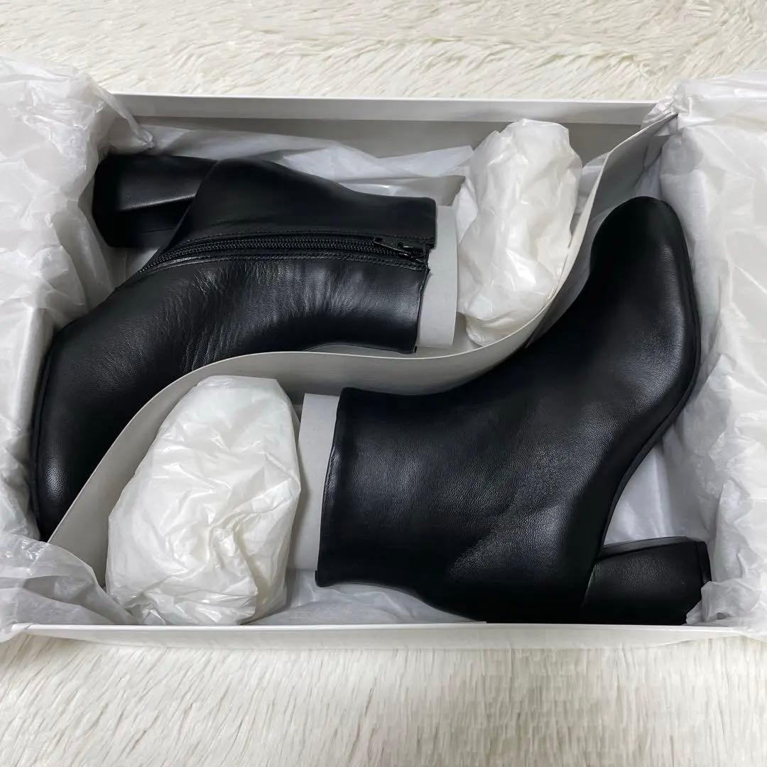 新品未使用品✨定価2.9万 アトリエブルージュ 日本製 ショートブーツ 23.5 新品未使用品✨定価2.9万 アトリエブルージュ 日本製 ショートブーツ 23.5