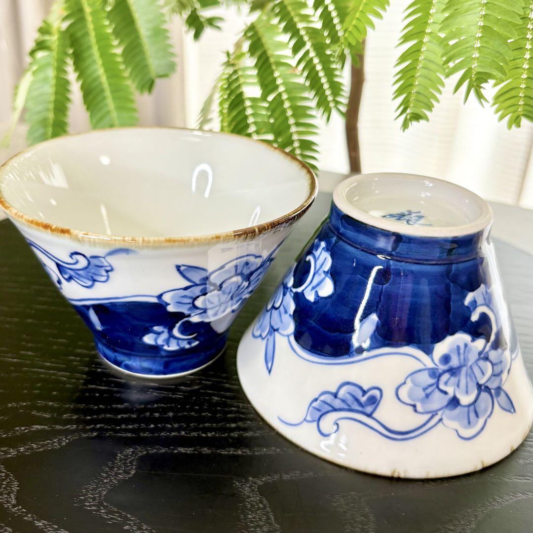 568茶碗　2個セット　ボタン唐草　赤　飯碗　夫婦茶碗　ペア　日本製　富士山