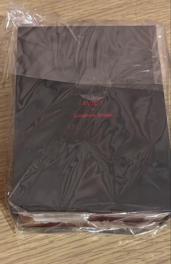 ローレン・イロアス　イヤホン　AVIOT