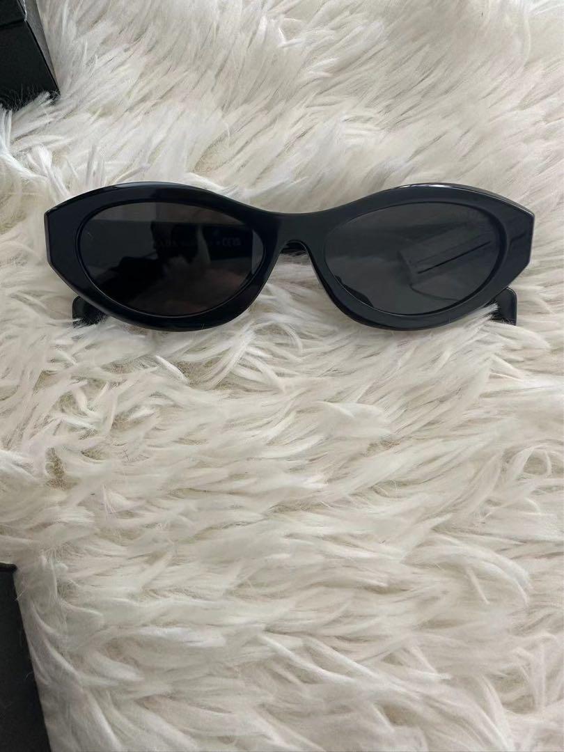 【ファッション通販】 Prada キャットアイサングラス特別 23aw 小物