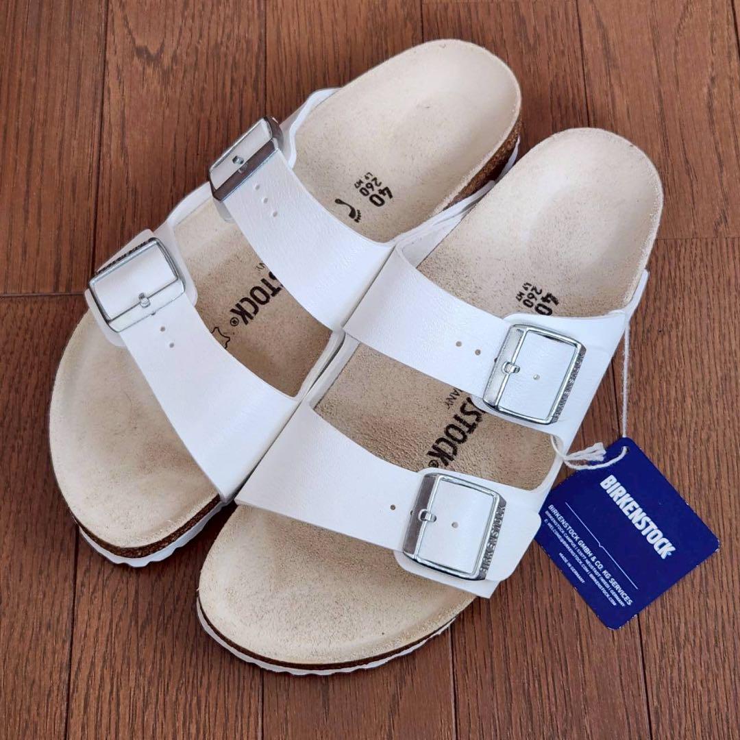 超美品Birkenstock アリゾナサンダル 二本ベルト 新品 定価13,200円 アリゾナ サンダル 二本ベルト 白 40 ドイツ