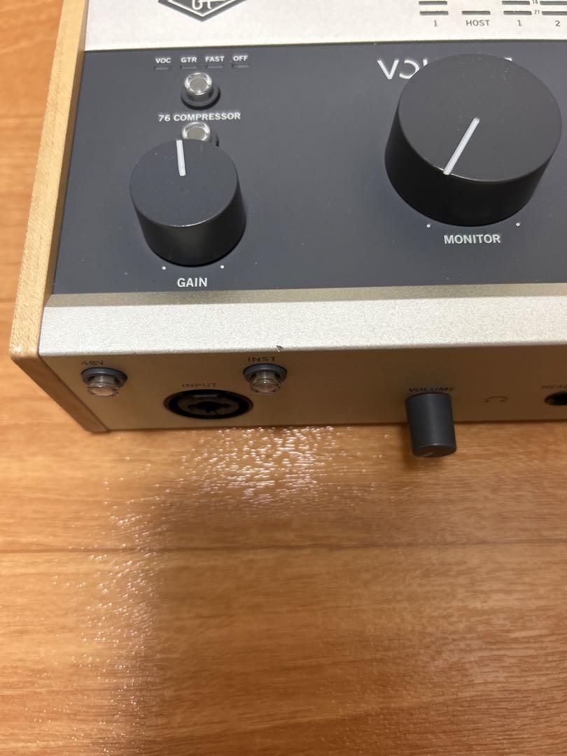 Universal Audio VOLT 276 Studio Pack with Microphone and