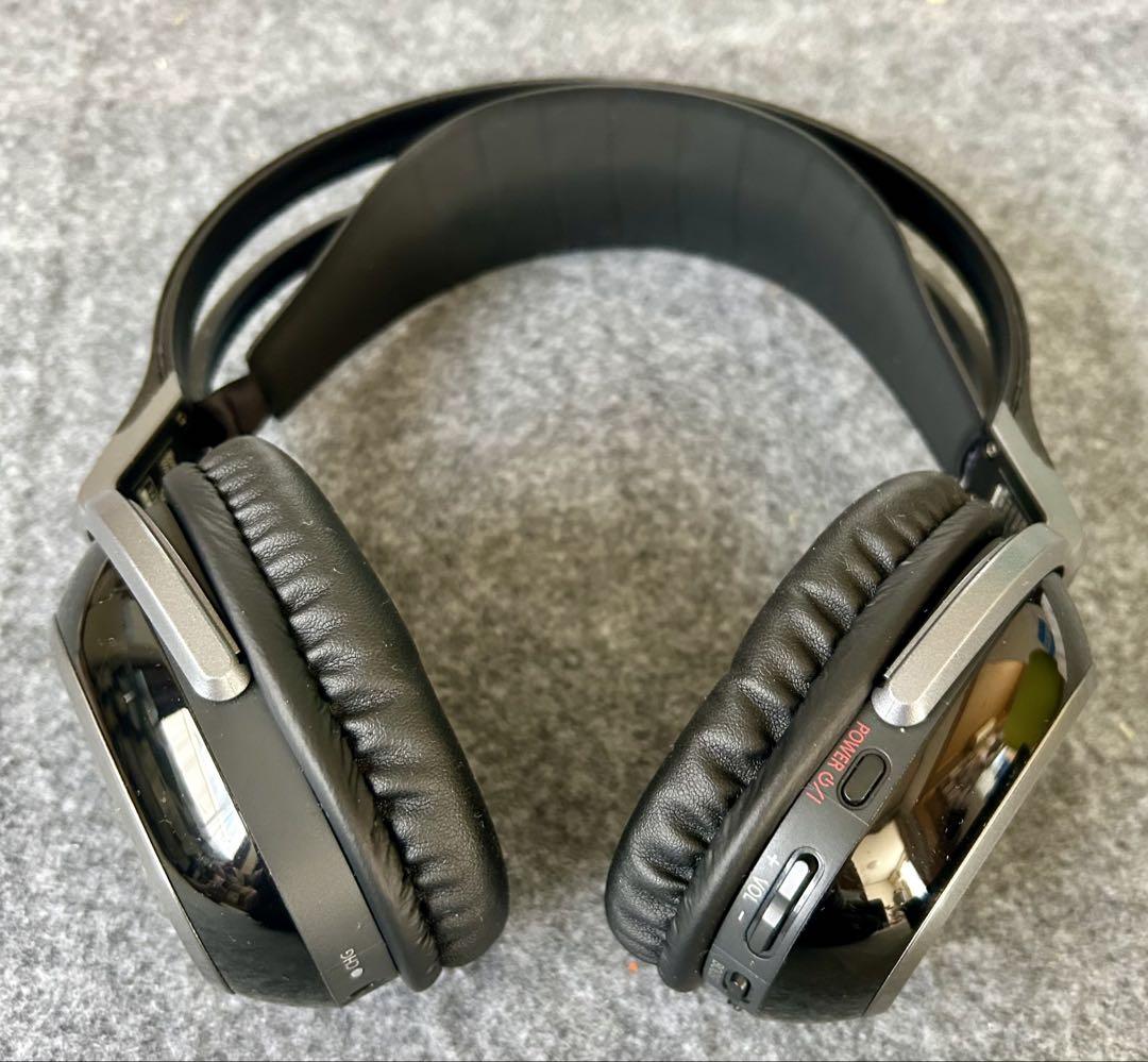 Panasonic RP-WF7-K ワイヤレスサラウンドヘッドホン【中古品】