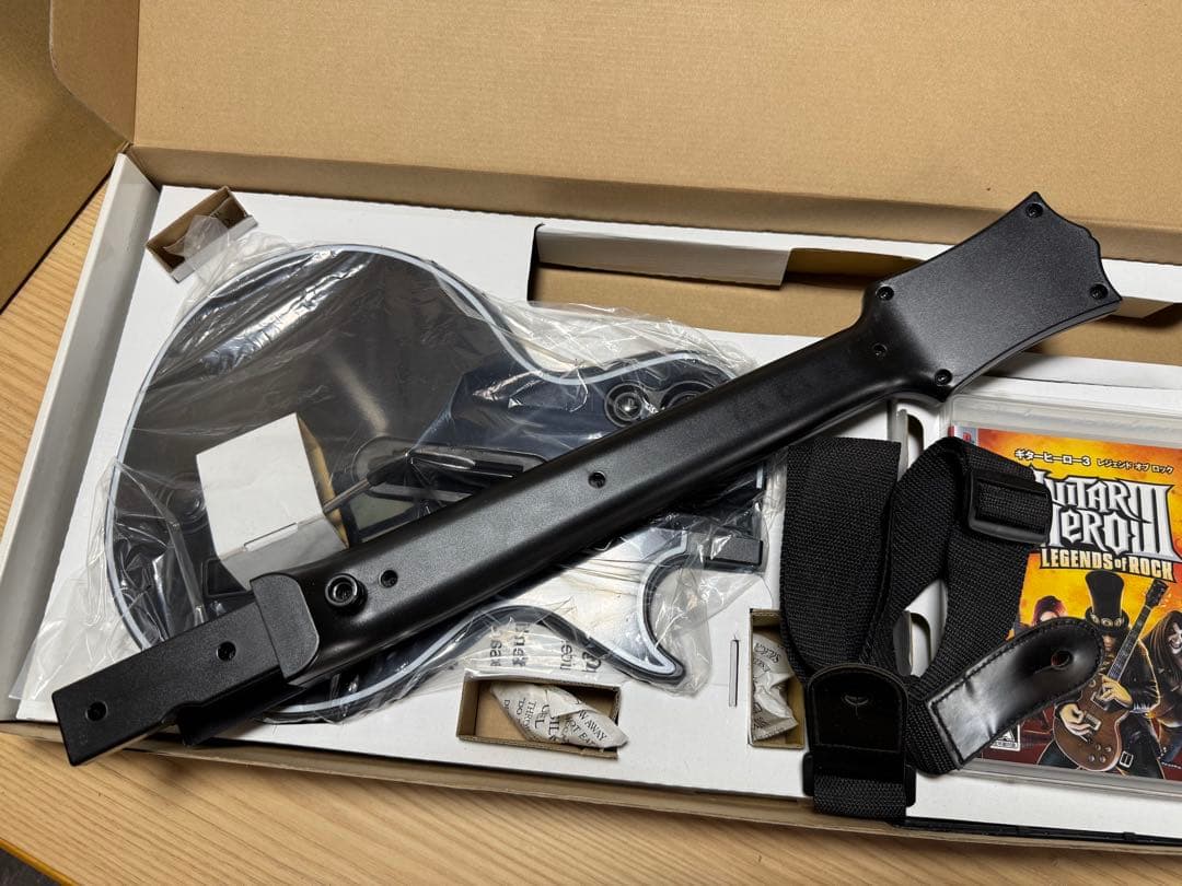 ギターヒーロー3 PS3版 ワイヤレスレスポールコントローラ同梱セットPlayStation3 YUZUMIYA_COM