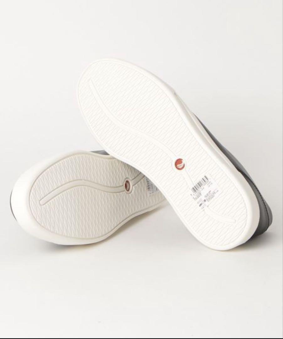 Clarks ネイビー レザー スニーカー