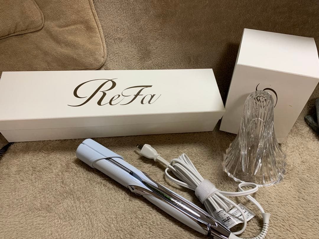 箱入り リファ ストレートヘアアイロン ホルダー付きReFa