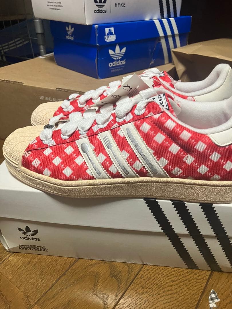 アディダス　スーパースター35周年BBQモデル