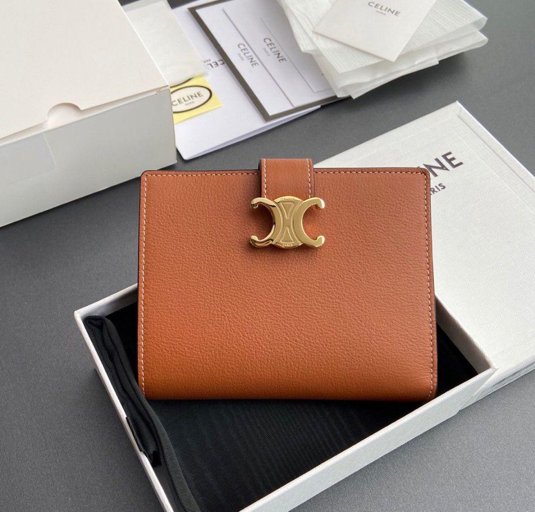 CELINE 二つ折り財布