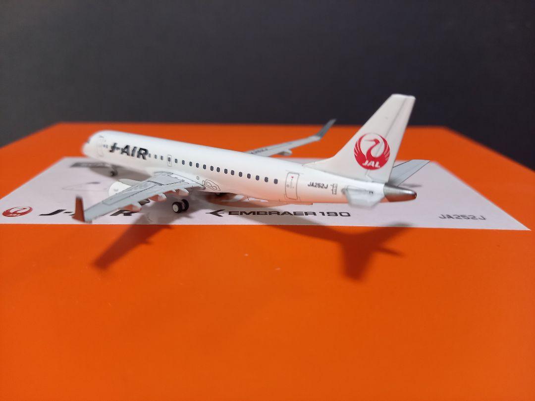 JcWings 1/400 J-Air ERJ-190TD JA252Jです。