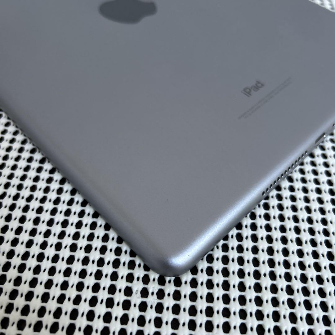 382 電池最良好☆比較的美品☆iPad6 第6世代 32GB WIFIモデル☆
