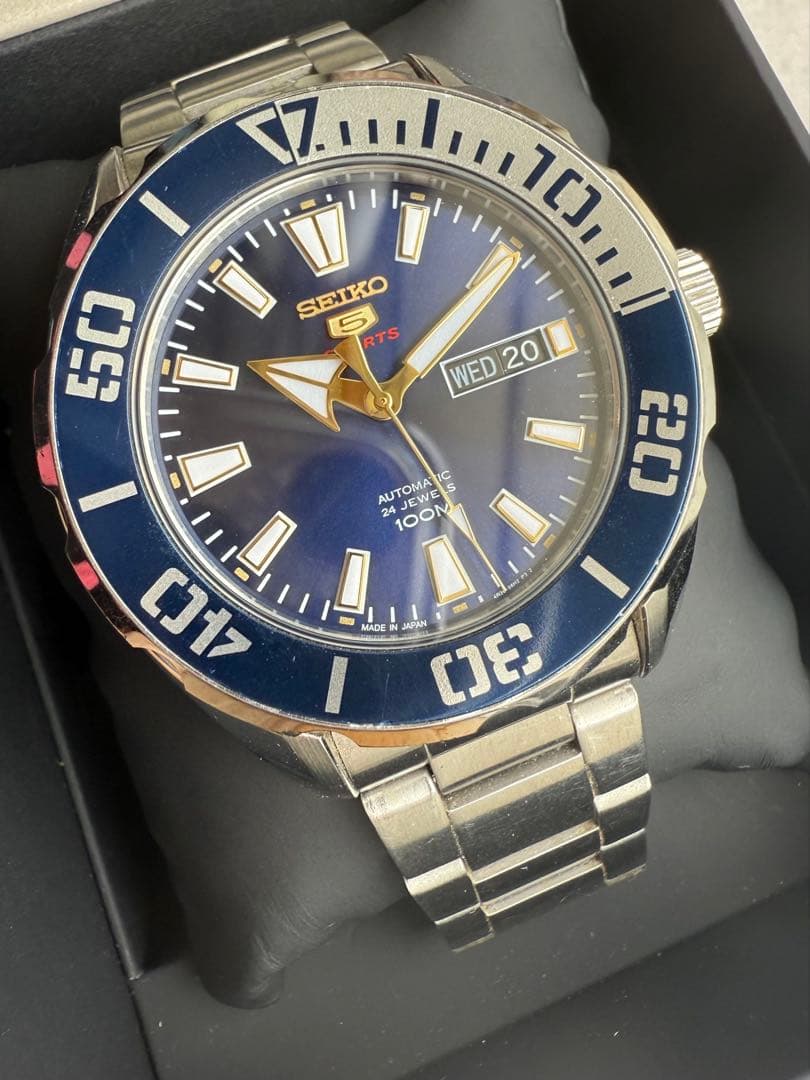 SEIKO5 sports automatic 自動巻き時計 ネイビー SEIKO5 sports automatic 自動巻き時計 ネイビー