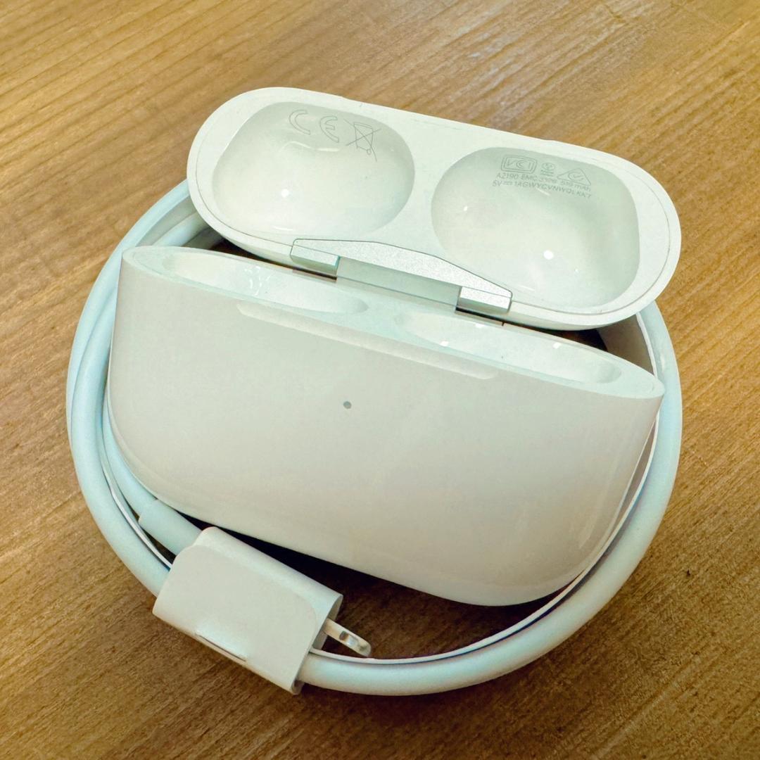 正規品♡AirPodsPro第1世代A2190充電ケース ケーブルセット 美品♡】AirPodsPro第1世代A2190充電ケース ケーブルセット