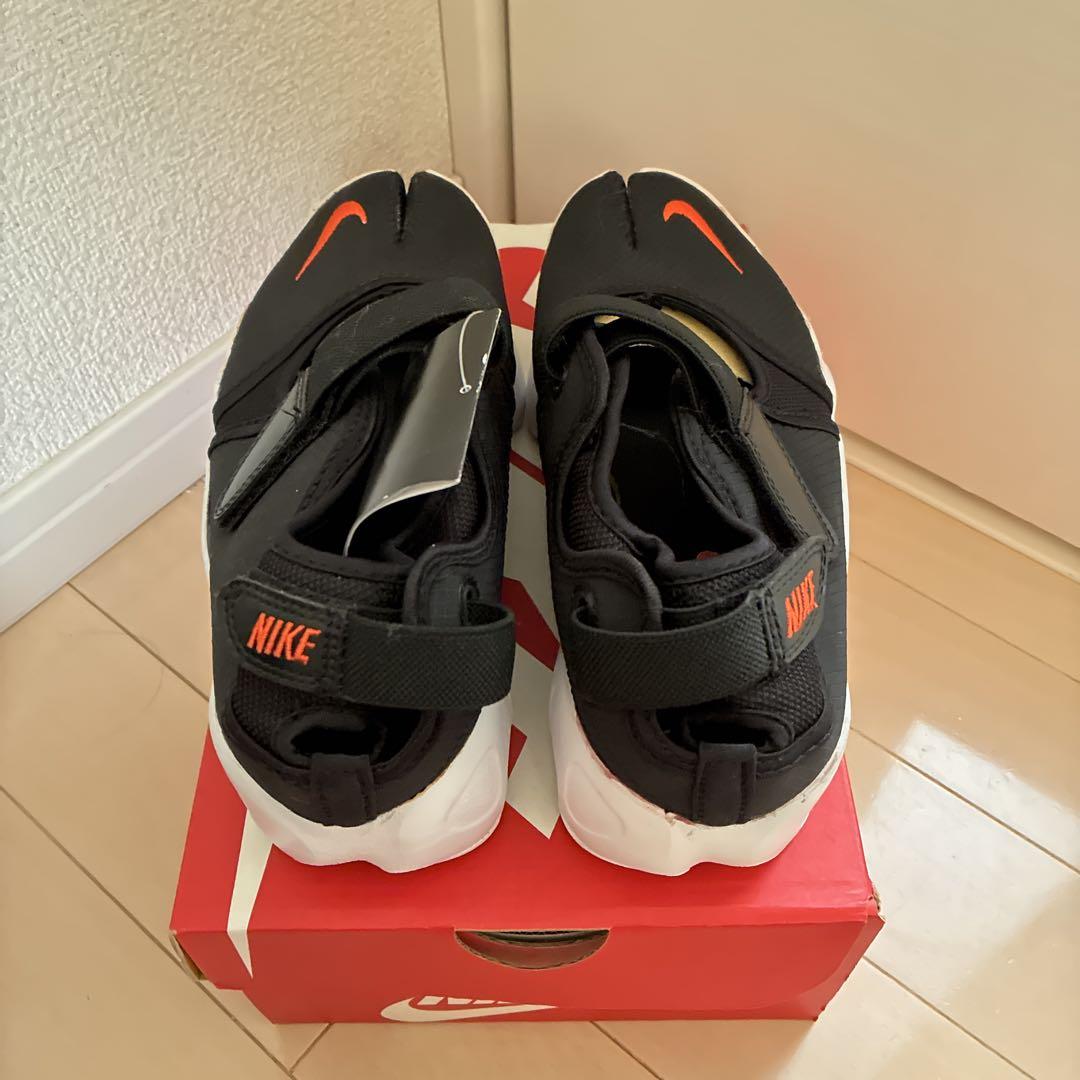 未使用 Nike エアリフト 25.0 黒/白/オレンジ スポーツサンダル