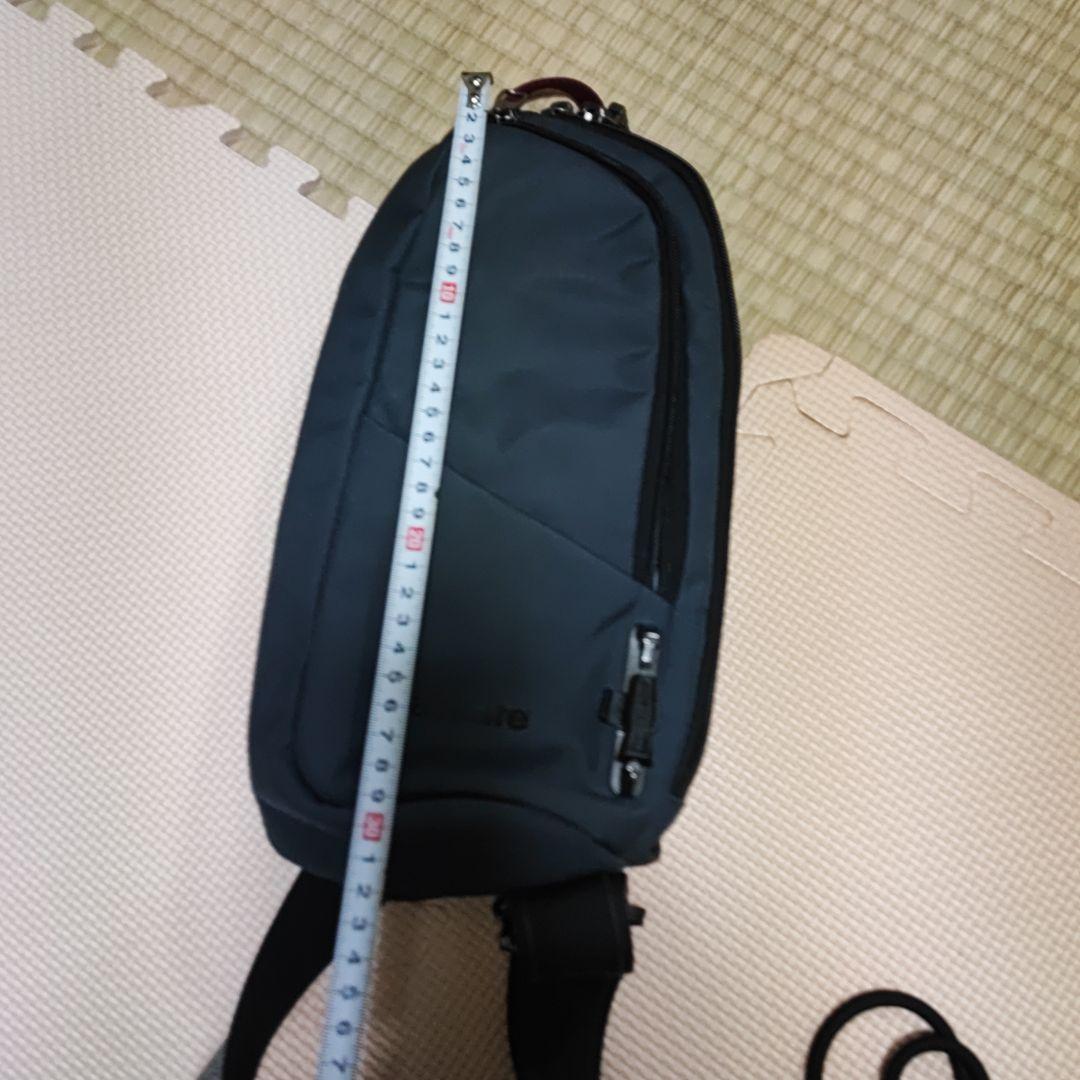 pacsafe ダークグレー ショルダーバッグ pacsafe ダークグレー ショルダーバッグ